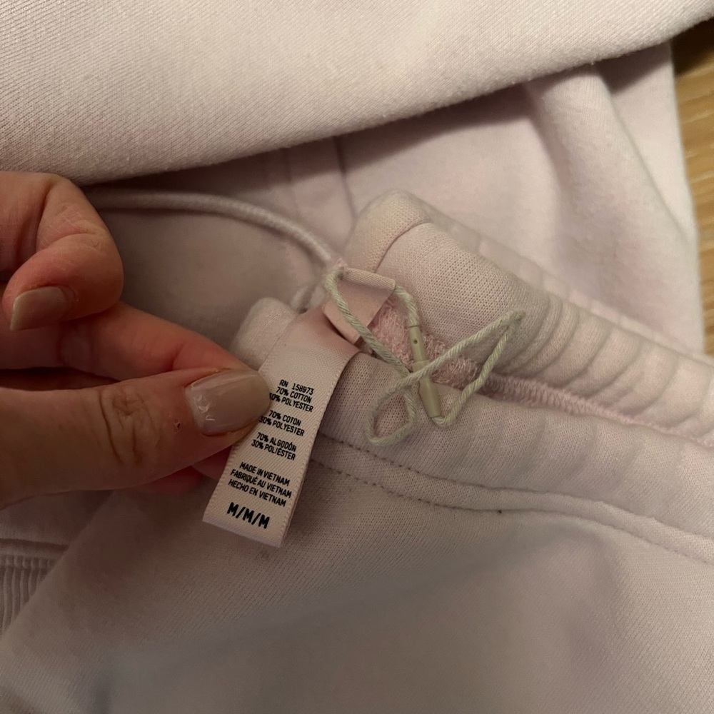 SKIMS Light Pink Cozy Sweat Set - Picture 3 of 5